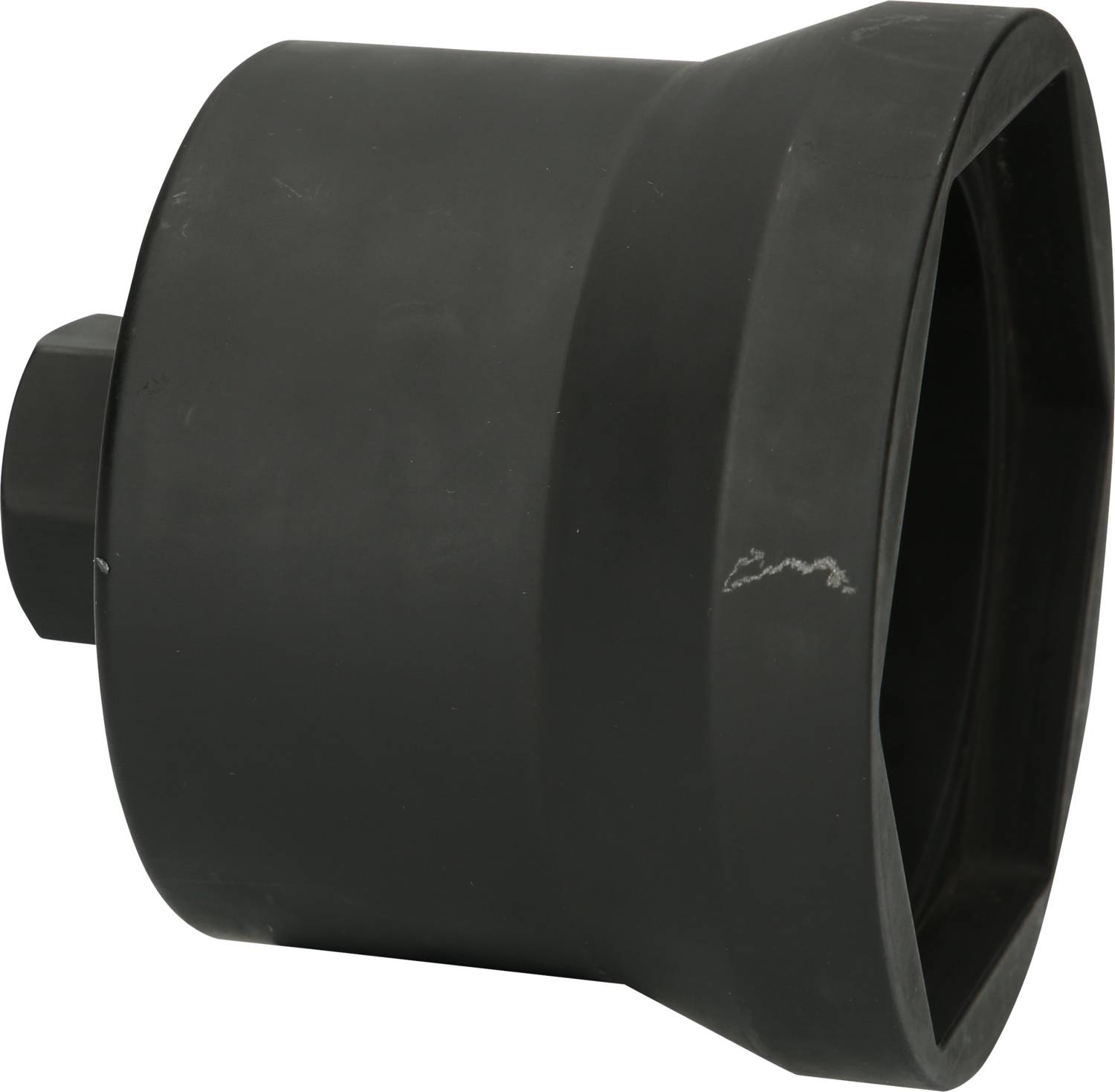 Schwarzer Metallzubehörteil, rund mit sechseckiger Form an einem Ende, möglicherweise ein Werkzeugaufsatz oder Adapter.