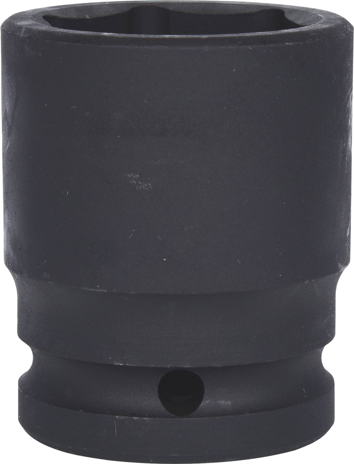 Eine schwarze Stecknuss aus Metall, zylindrische Form, geeignet für den Einsatz mit Schraubenschlüsseln oder Ratschen.