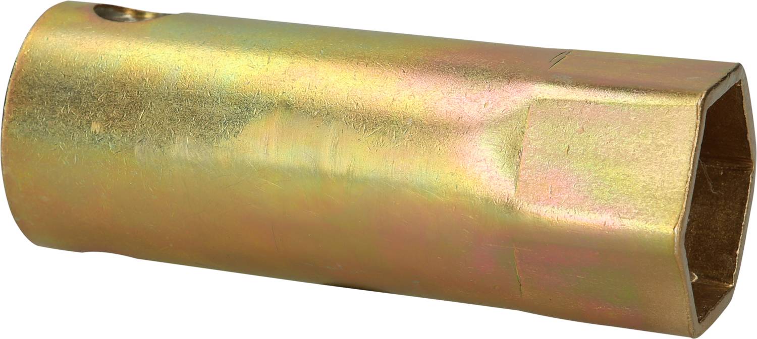 Metallischer Steckschlüssel, zylinderförmig mit sechseckiger Öffnung, vor weißem Hintergrund. Werkzeug zur Schraubenmontage.