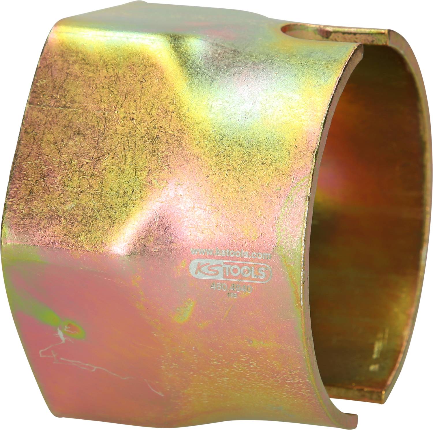 Goldfarbene Metallhülse, verwendet als Spezialwerkzeug für KFZ-Montagearbeiten, mit aufgedrucktem Logo einer Werkzeugfirma.