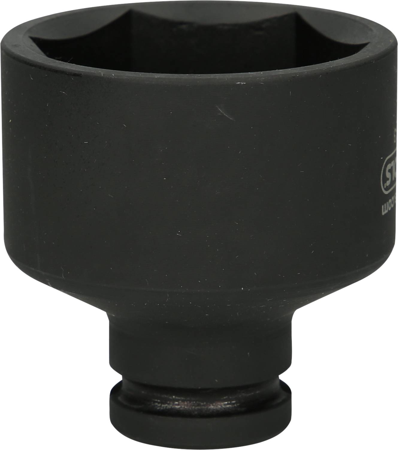 Schwarze Stecknuss aus Metall, zylindrische Form mit sechseckiger Öffnung. Verwendet für Schraubverbindungen in mechanischen Anwendungen.