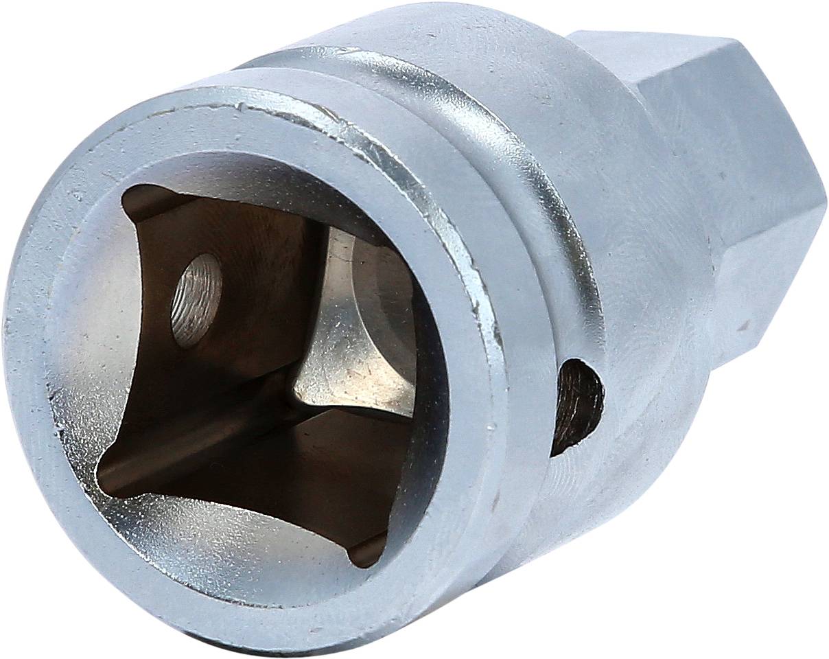 Eine silberne Stecknuss, wie sie für Schraubenschlüssel verwendet wird, liegt auf einer weißen Fläche. Sie ist metallisch glänzend.