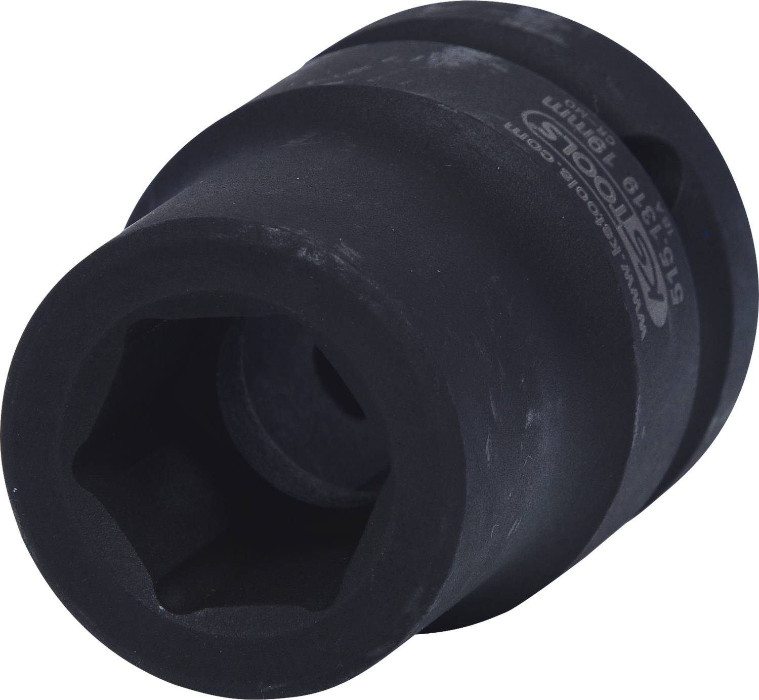 Ein schwarzer Steckschlüsselaufsatz aus Metall, geeignet zum Lösen oder Festziehen von Schrauben und Muttern in mechanischen Anwendungen.