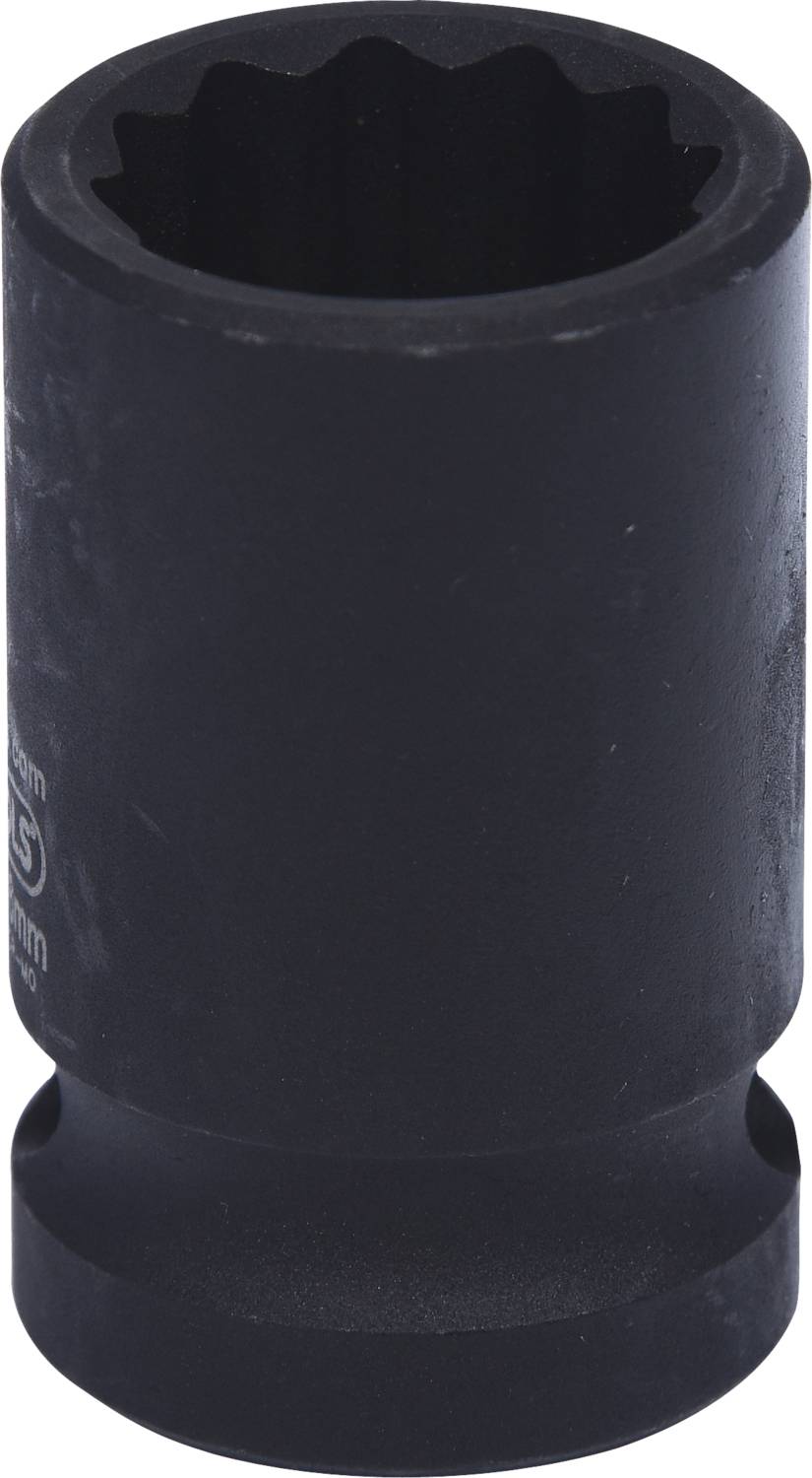 Eine schwarze Stecknuss oder Steckschlüsselaufsatz aus Metall, zylindrisch geformt, mit Sechskantprofil an einem Ende.