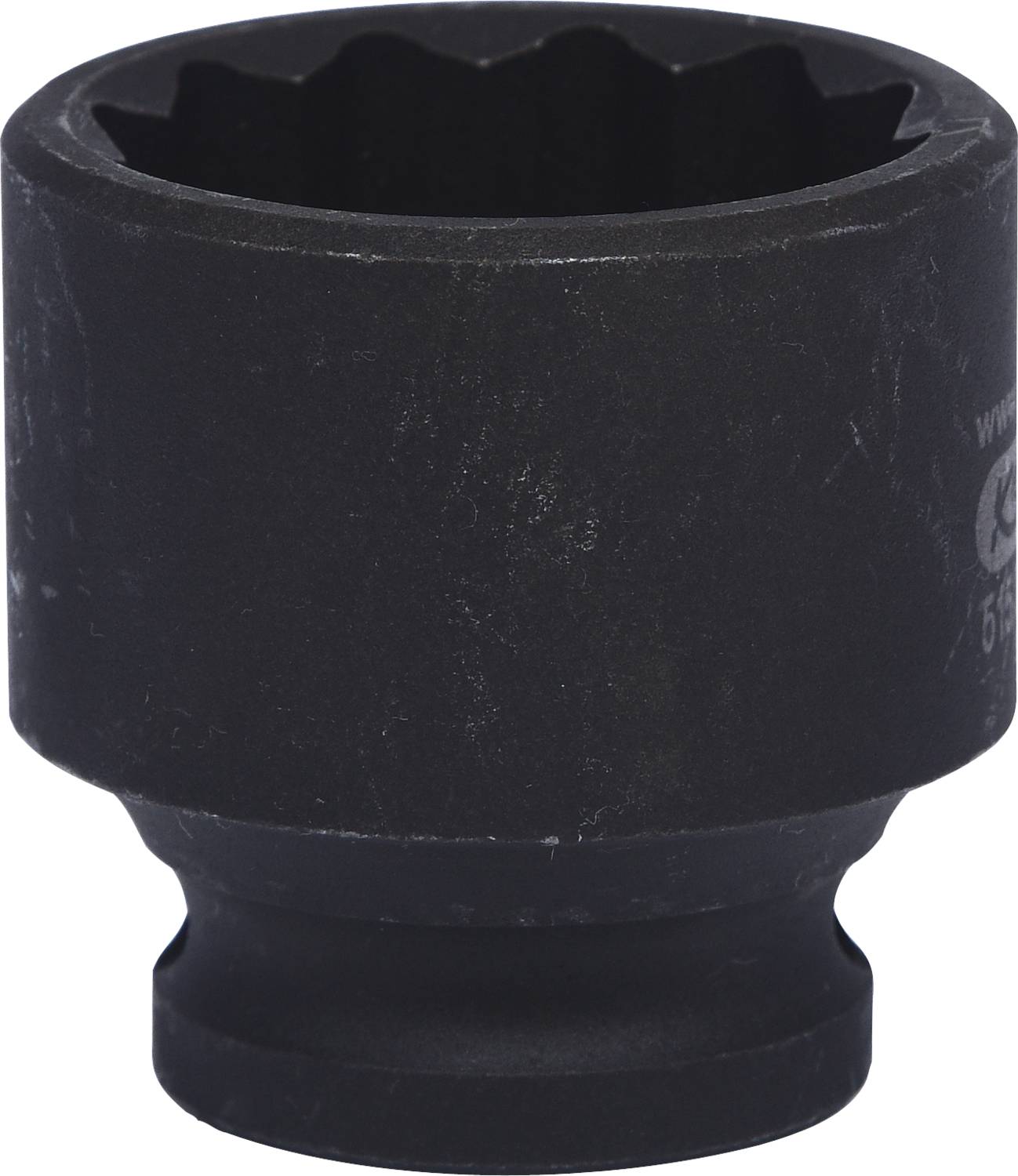 Schwarze Stecknuss mit geriffelter Innenwand zum Drehen von Muttern und Schrauben.