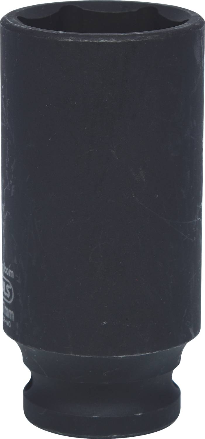 Eine lange, schwarze Stecknuss, möglicherweise für den Einsatz mit einem Schlagschrauber.