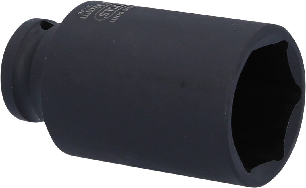 Schwarze Steckschlüsselbuchse aus Metall mit sechseckiger Öffnung, geeignet für große Schrauben oder Muttern.