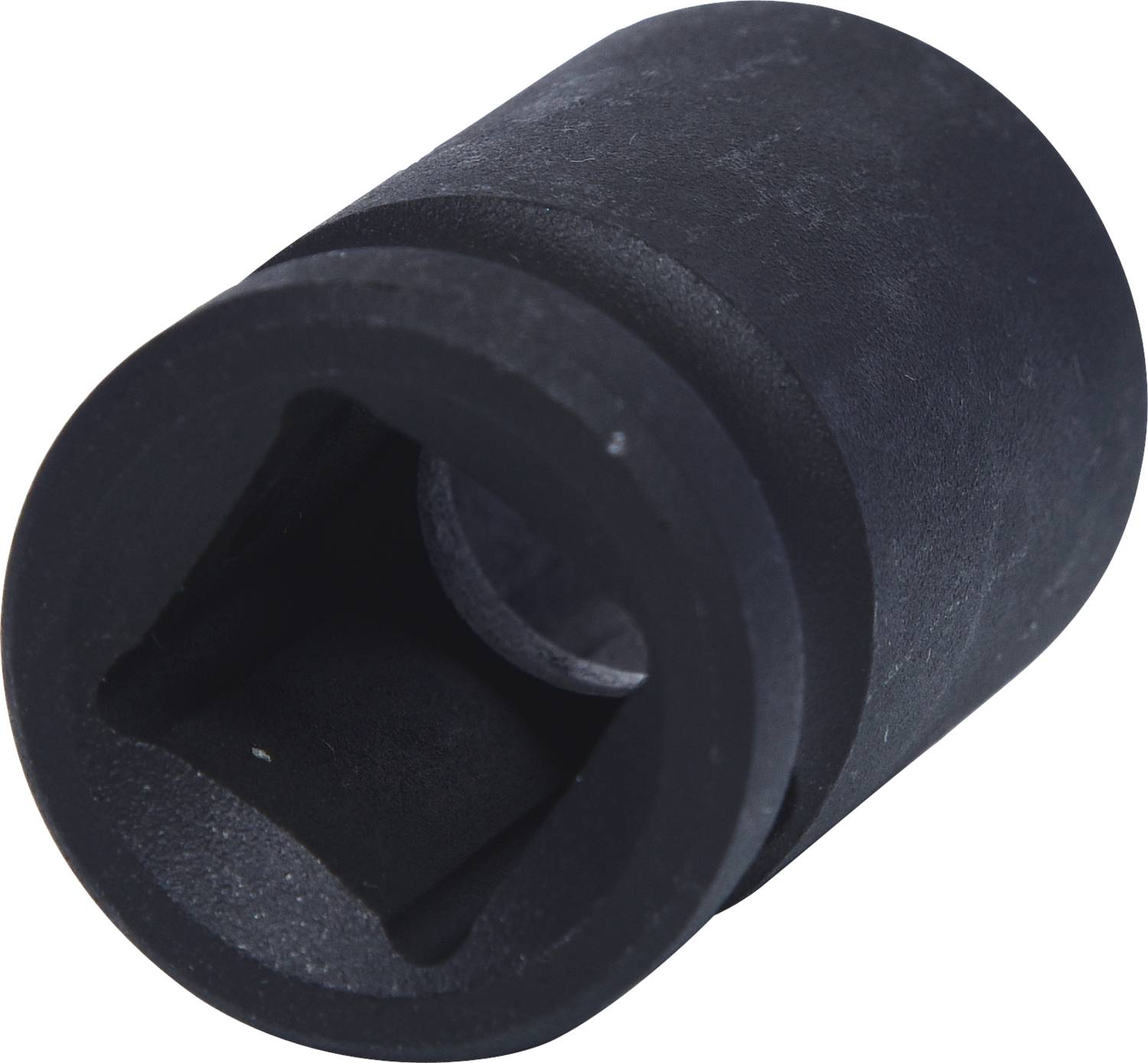 Ein schwarzer Steckschlüsseleinsatz aus Metall, zylindrisch geformt, mit sechskantigem Innenprofil zur Verwendung mit einem Steckschlüssel oder Ratsche.