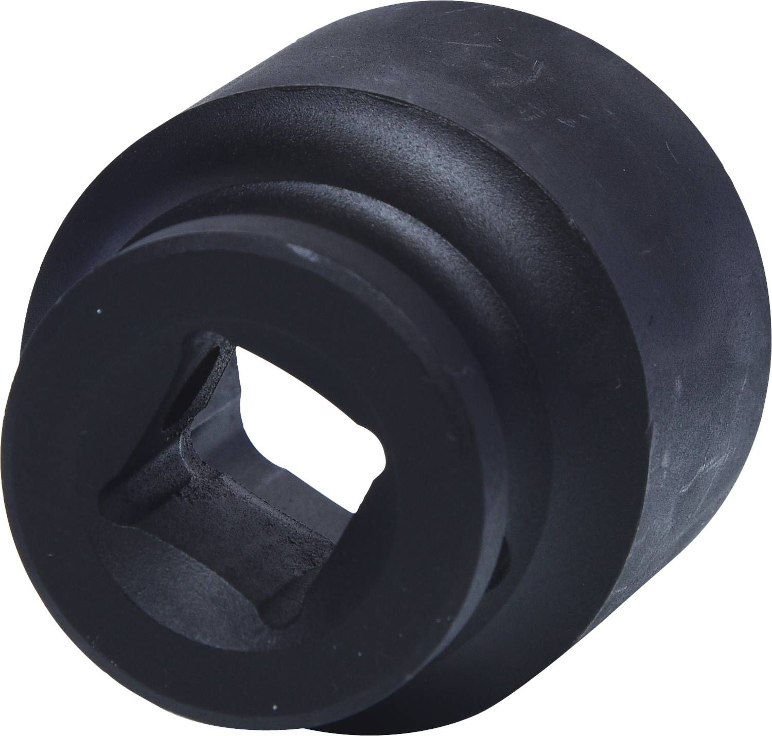 Schwarzer Metalladapter mit quadratischer Öffnung, wahrscheinlich zum Befestigen von Werkzeugen oder Maschinenteilen geeignet.