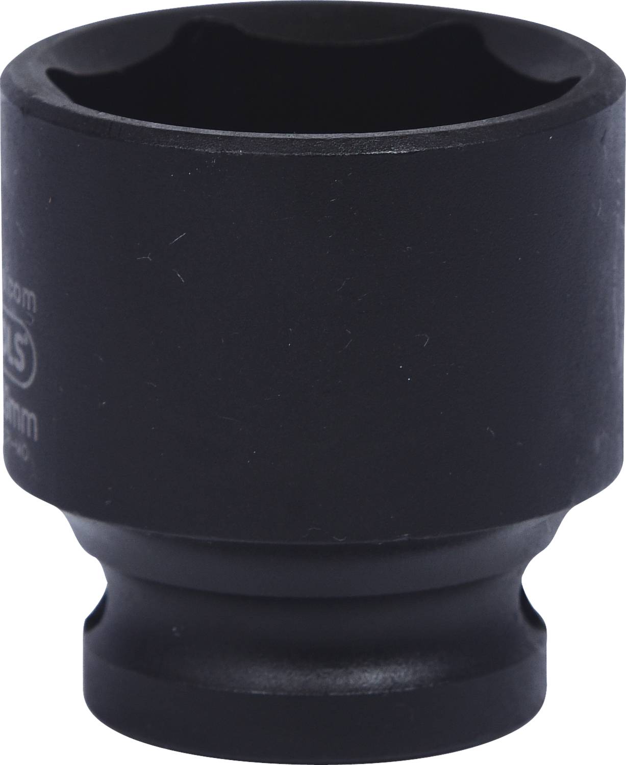 Ein schwarzer Steckschlüsselaufsatz aus Metall mit sechseckiger Öffnung, vermutlich für Autoreparaturen oder technische Arbeiten geeignet.