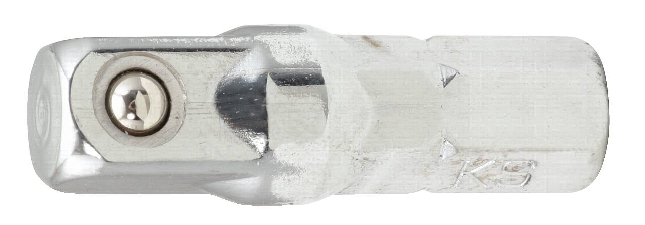 Ein verchromter Metalladapter mit Kugelkopfanschluss, vermutlich für Werkzeuge oder Maschinen.