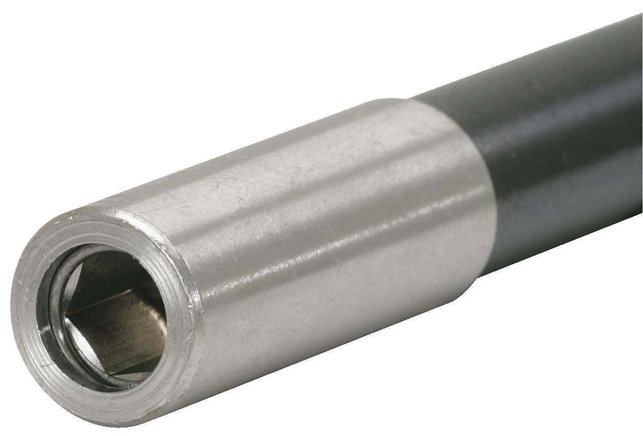 Metallrohr mit silberner und schwarzer Beschichtung, zeigt eine offene, sechseckige Öffnung.