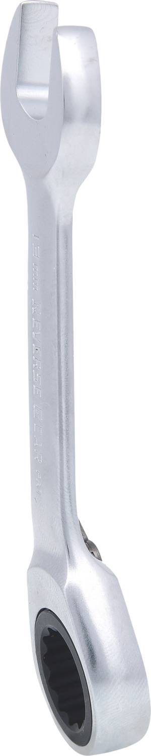 Ein verchromter Maul-Ring-Ratschenschlüssel, ideal zum Lösen und Anziehen von Schrauben.