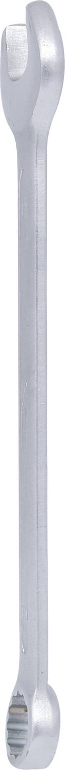 Ein silberner Ringschlüssel vor weißem Hintergrund.