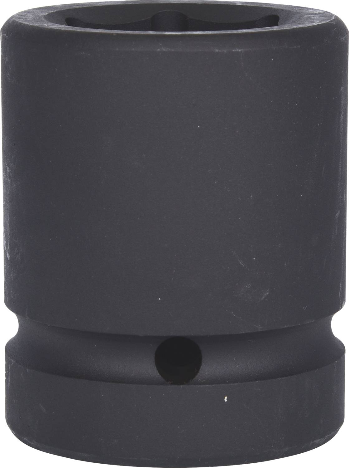 Eine schwarze Stecknuss für einen Steckschlüssel, zylindrische Form, mit einer Öffnung zur Aufnahme von Schrauben oder Muttern.