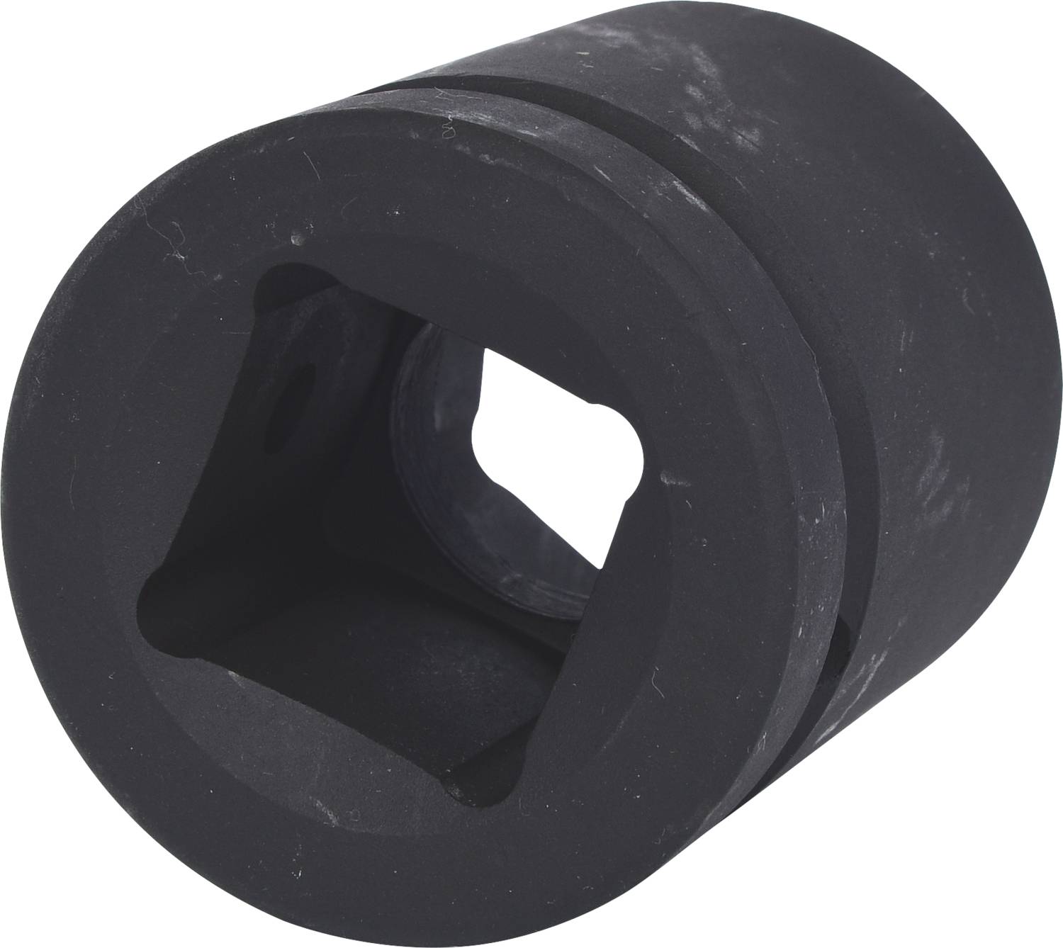 Schwarze, hohle Zylinderform mit quadratischer Öffnung und glatter Oberfläche.