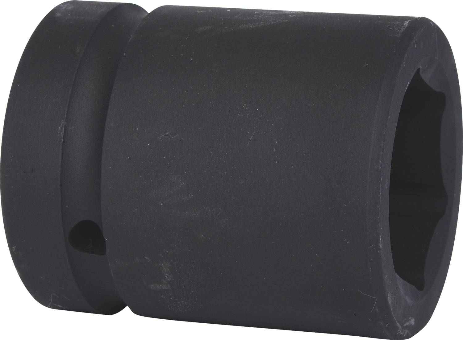 Ein schwarzer, zylindrischer Metalladapter mit einer sechseckigen Öffnung, wird verwendet, um Werkzeuge oder Teile zu befestigen.