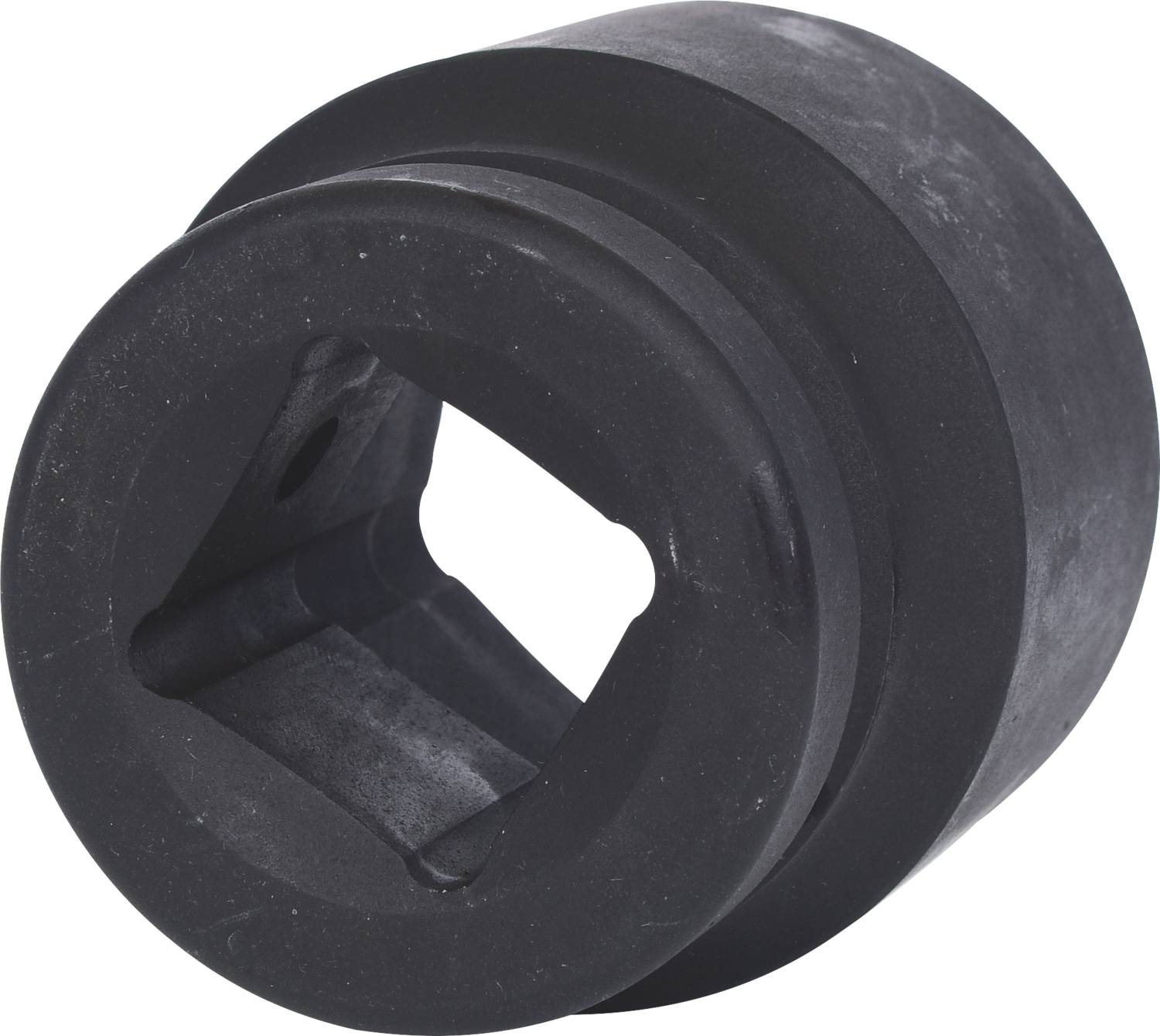 Ein schwarzer, zylindrischer Adapter mit quadratischer Öffnung, verwendet für mechanische Verbindungen oder Anpassungen.