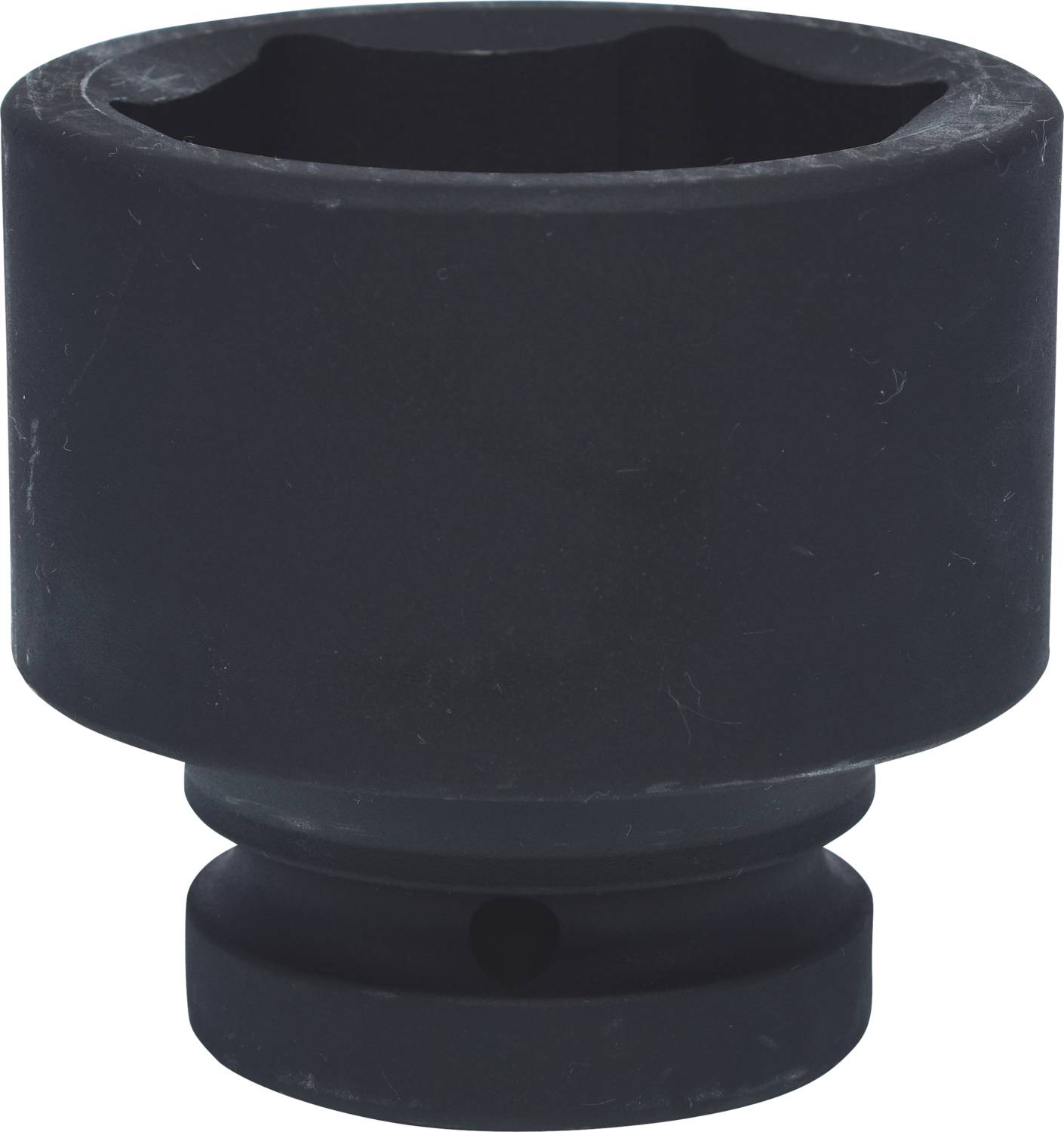 Schwarze, zylindrische Stecknuss aus Metall mit einem sechseckigen Innenprofil für Schraubverbindungen.