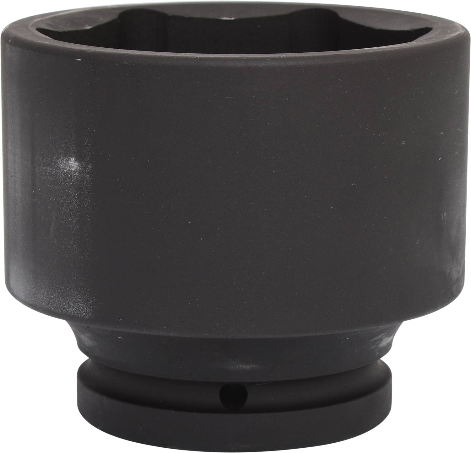 Schwarze Metallstecknuss, zylindrische Form, zum Anziehen oder Lösen großer Schrauben oder Muttern.