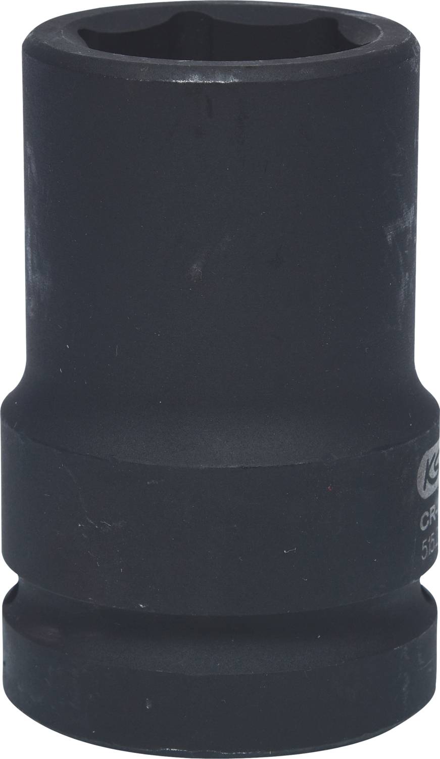 Eine schwarze Stecknuss aus Metall, zylindrisch, vor weißem Hintergrund.