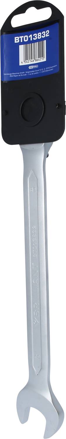 Maulschlüssel mit Verpackungsetikett, auf dem 'BT013832' steht. Das Werkzeug hat einen langen, silbernen Griff und eine offene Maulseite.