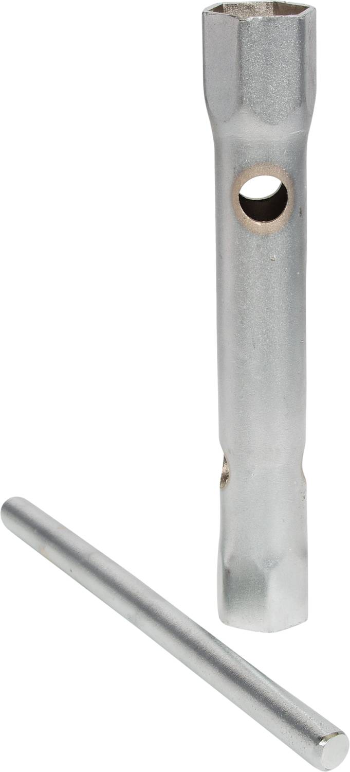 Ein silberner Zündkerzenschlüssel und ein Metallstab liegen nebeneinander. Der Zündkerzenschlüssel hat eine sechseckige Öffnung.