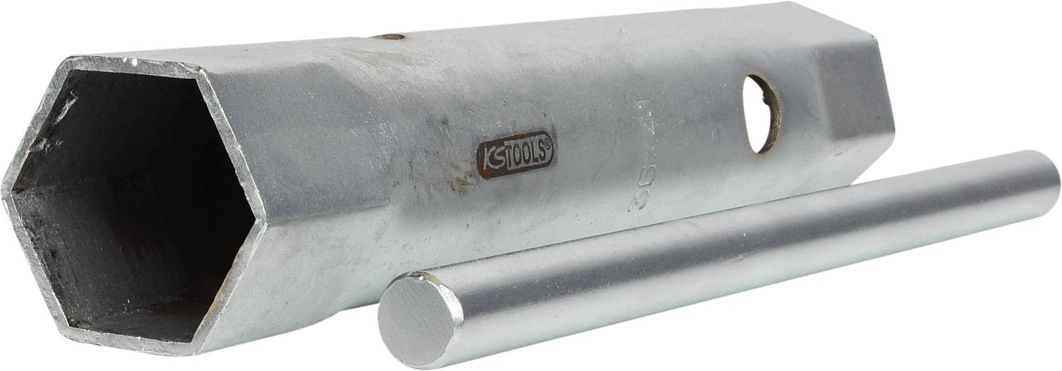 Ein silberner Zündkerzenschlüssel und eine runde Stange zur Demontage von Zündkerzen.