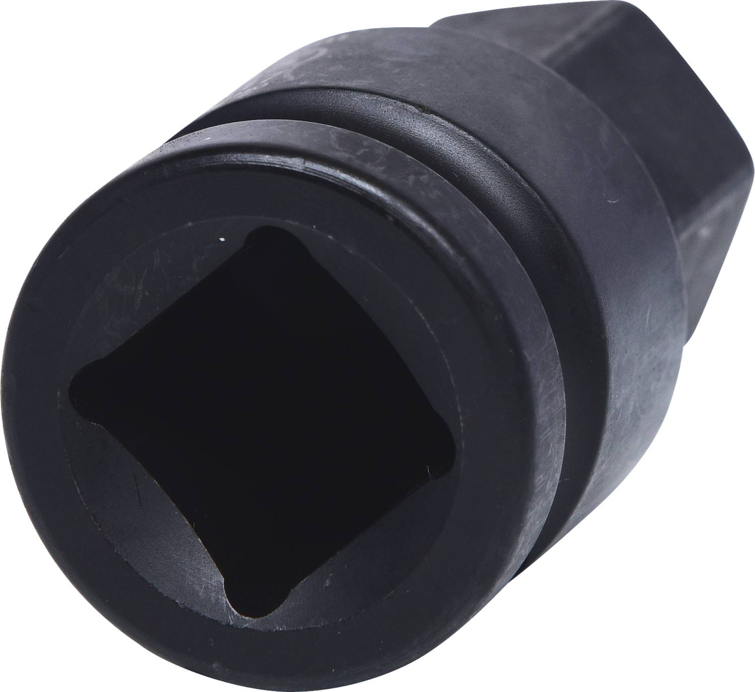 Eine schwarze, konisch geformte Stecknuss, die für mechanische Anwendungen verwendet wird.