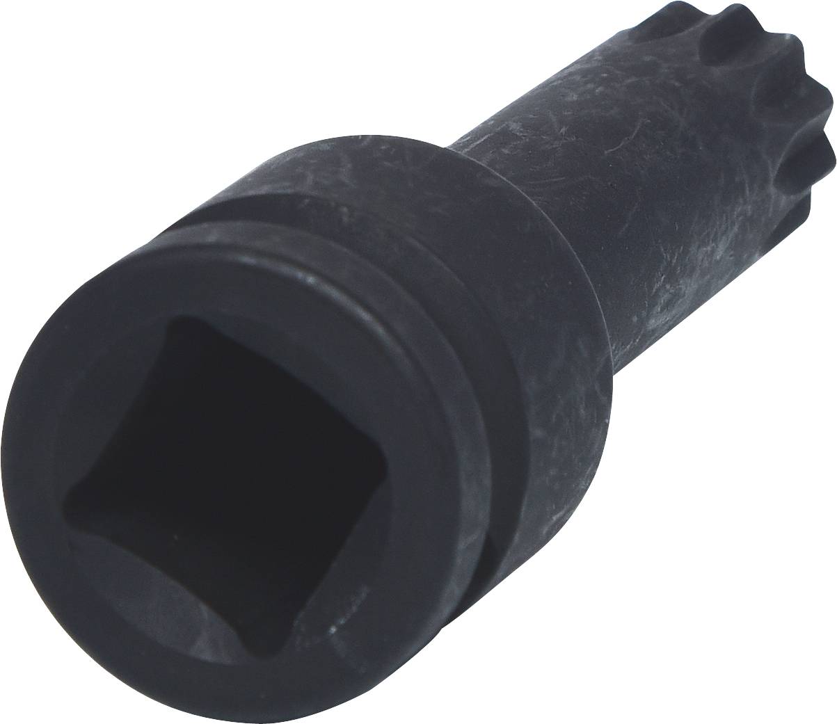 Schwarzer, zylindrischer Werkzeugaufsatz mit quadratischer Öffnung an einem Ende, möglicherweise ein Steckschlüsselaufsatz.