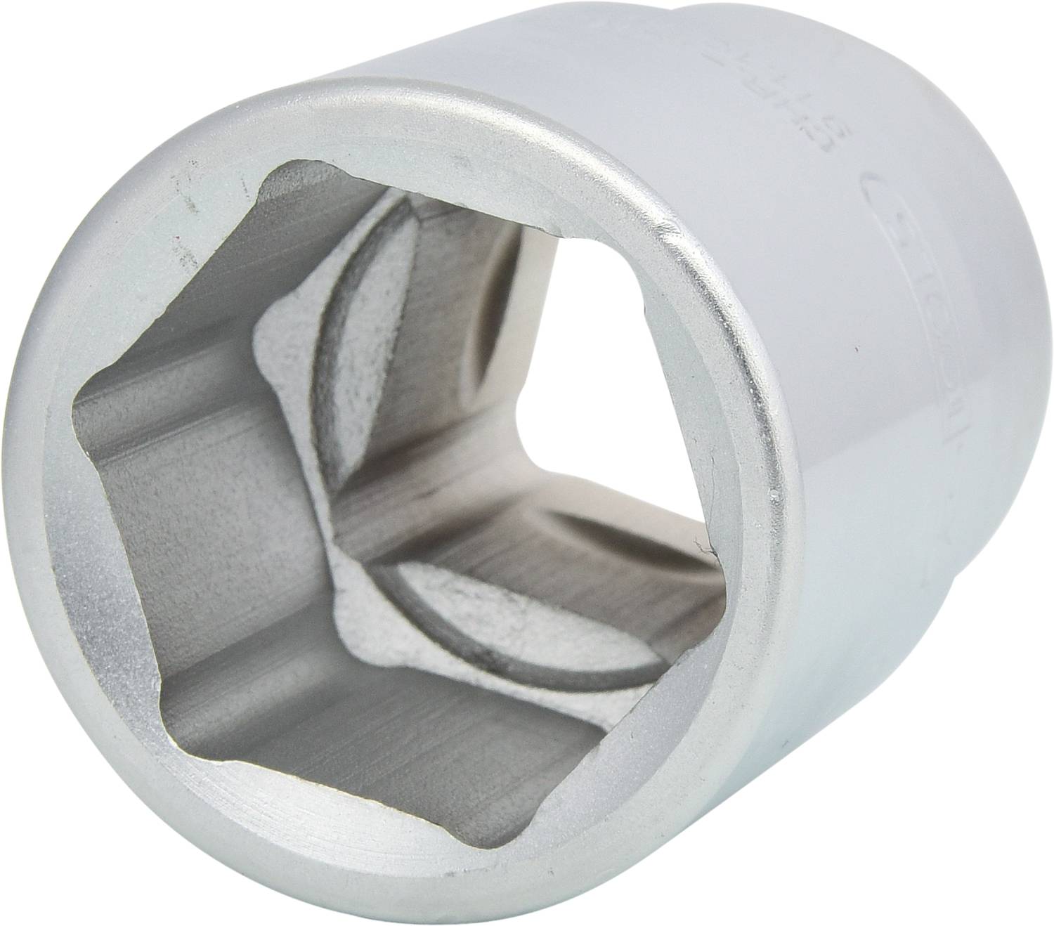 Eine silberne Stecknuss mit einem sechseckigen Innenraum, zur Verwendung mit einem Drehmomentschlüssel oder einer Ratsche für Schrauben.
