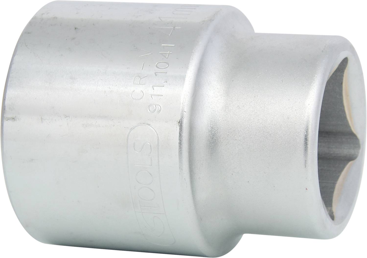 Metallische Steckschlüsselaufnahme mit zylindrischer Form und abgerundeten Kanten. Verwendet für Schraubarbeiten.