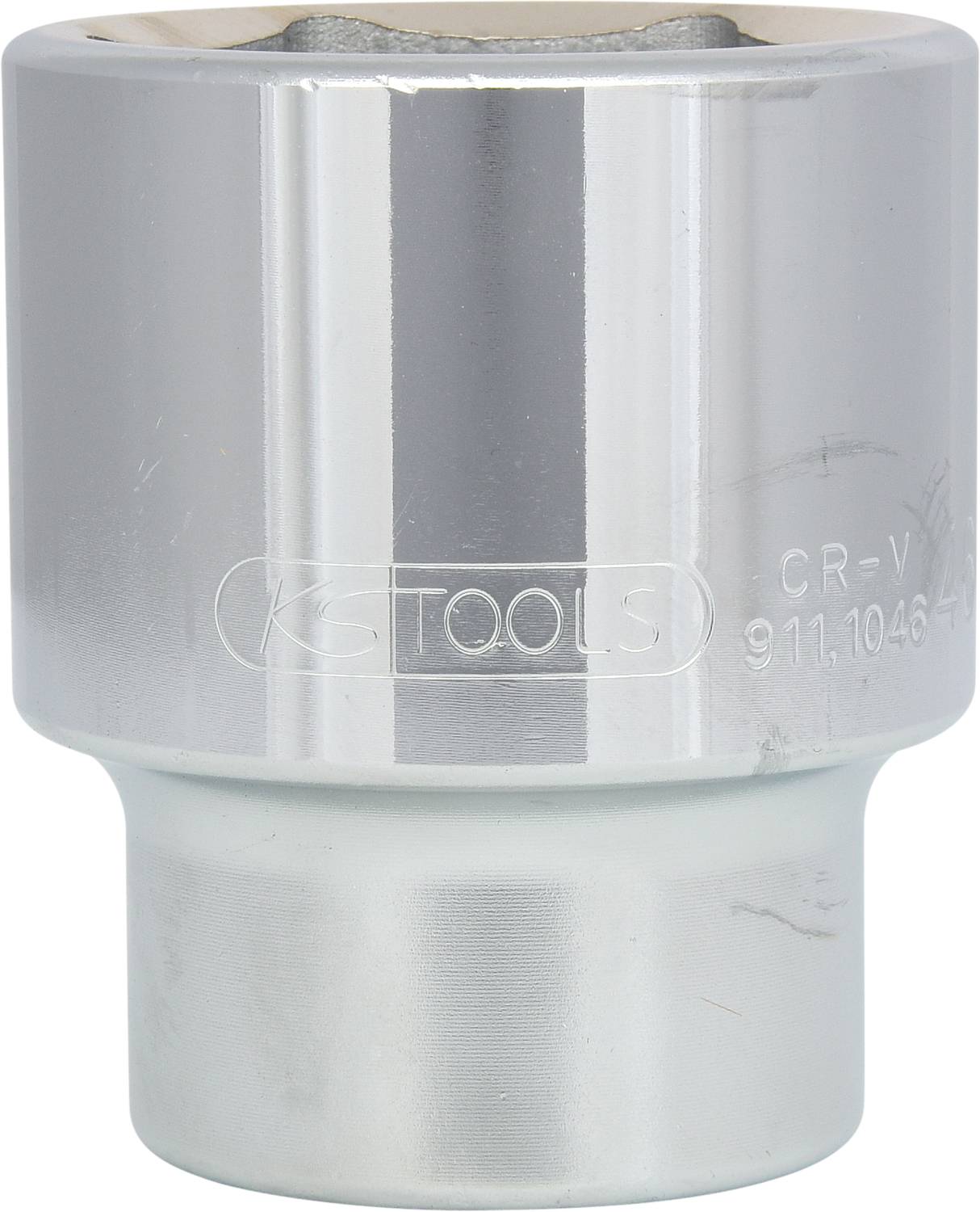 Silberne Sechskant-Stecknuss mit Gravuren auf der Oberfläche.