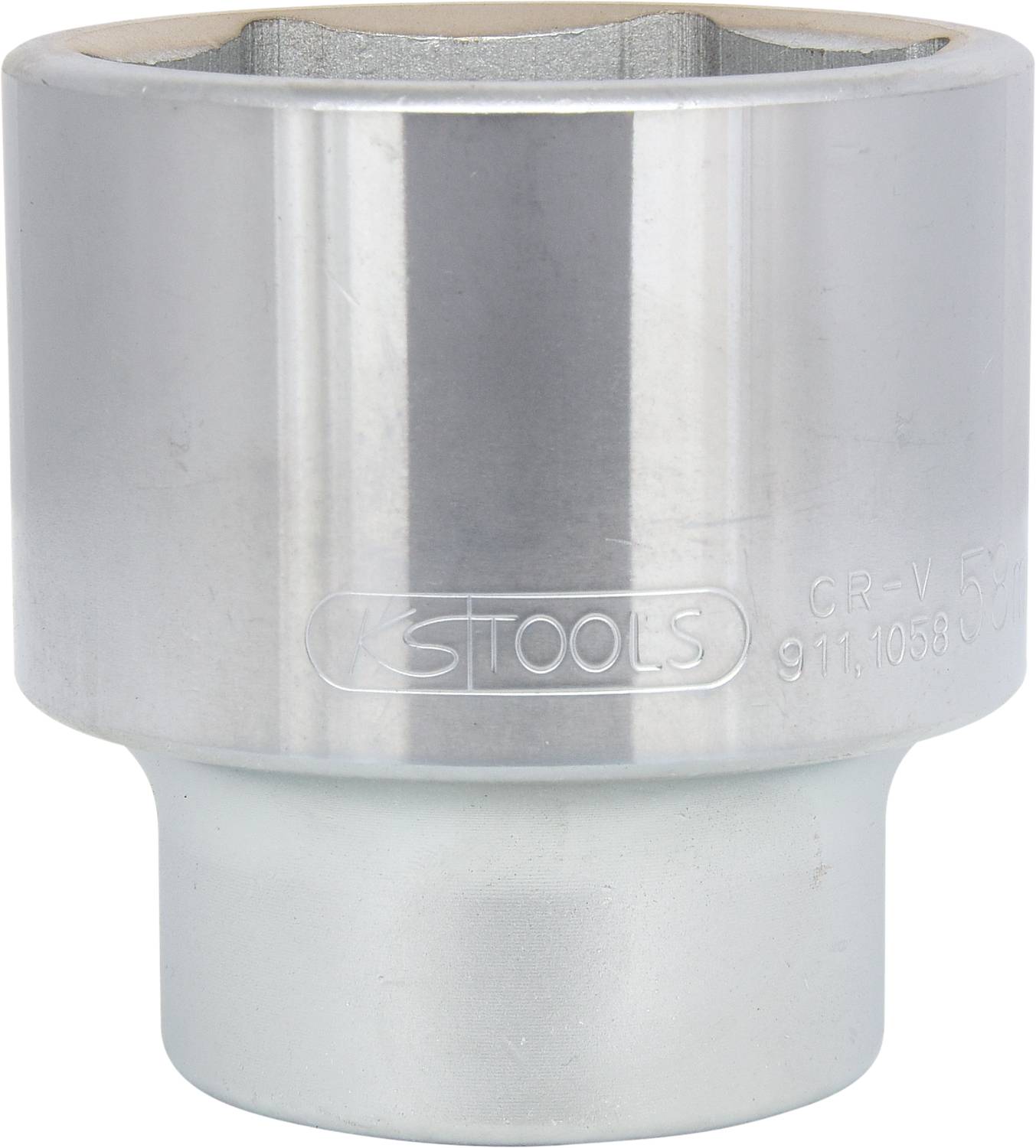 Eine silberglänzende Sechskant-Stecknuss mit KTOOLS-Logo, geeignet für mechanische Arbeiten und Reparaturen.