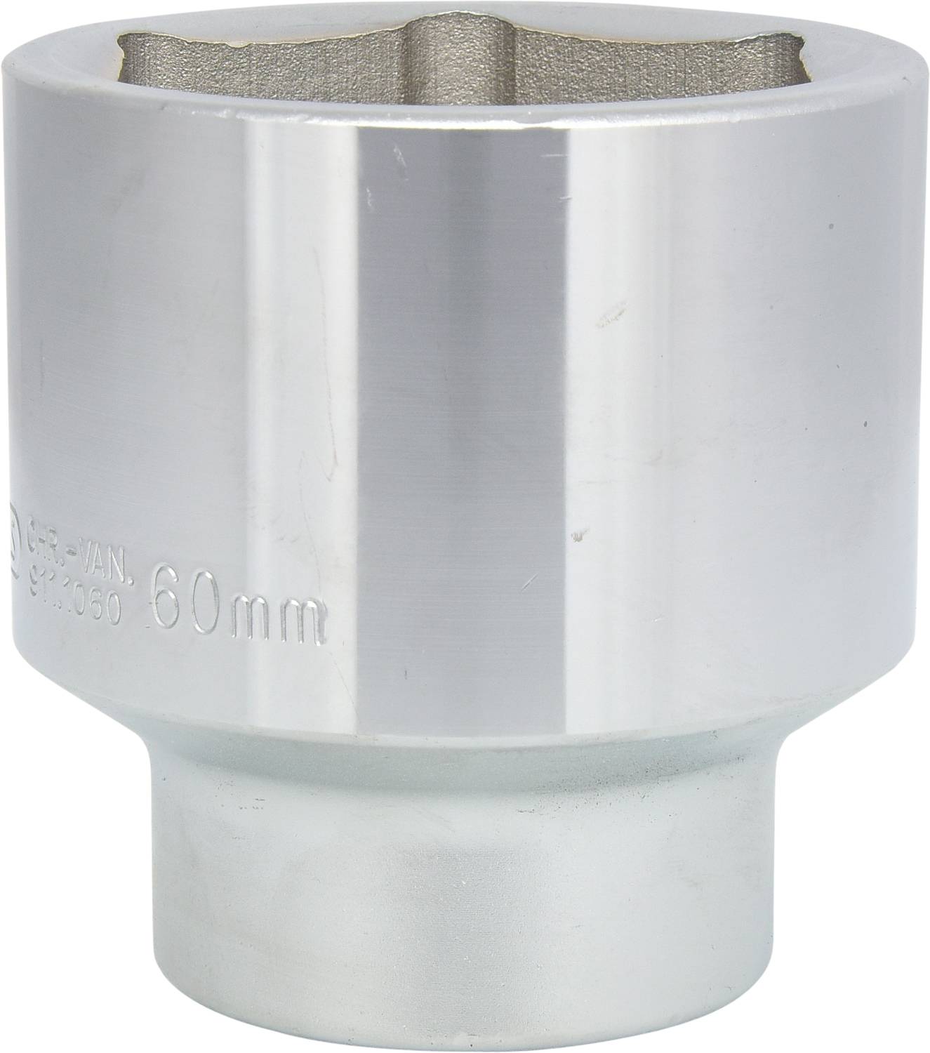 Steckschlüsselaufsatz aus Metall, 60 mm Durchmesser, silberfarben, ohne sichtbare Markierungen oder Logos. Verwendet für große Schrauben.
