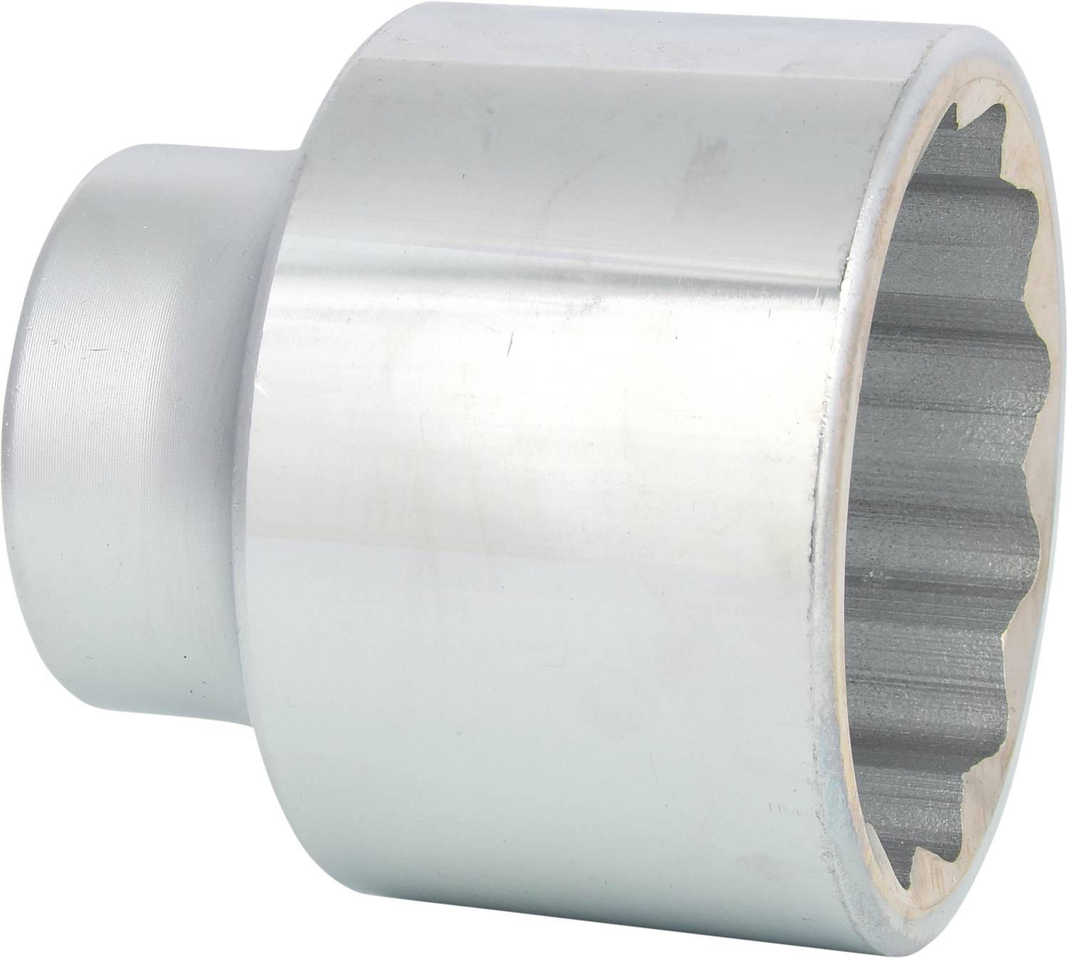 Metall-Hülse mit zylindrischer Form und geriffeltem Innenbereich, möglicherweise ein mechanisches Werkzeugteil oder Verbinder.