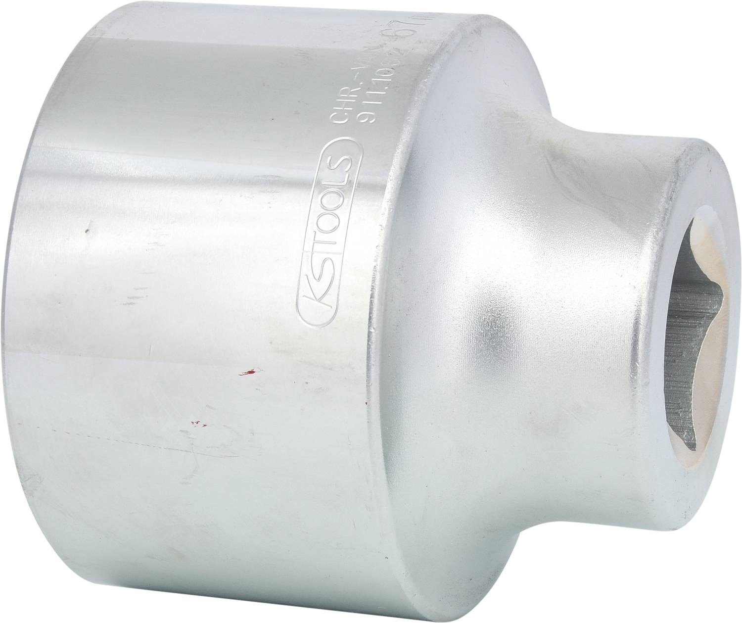 Eine silberne Stecknuss aus Metall mit sechseckiger Öffnung. Sie hat eine gleichmäßige Oberfläche und ist zur Schraubenmontage geeignet.