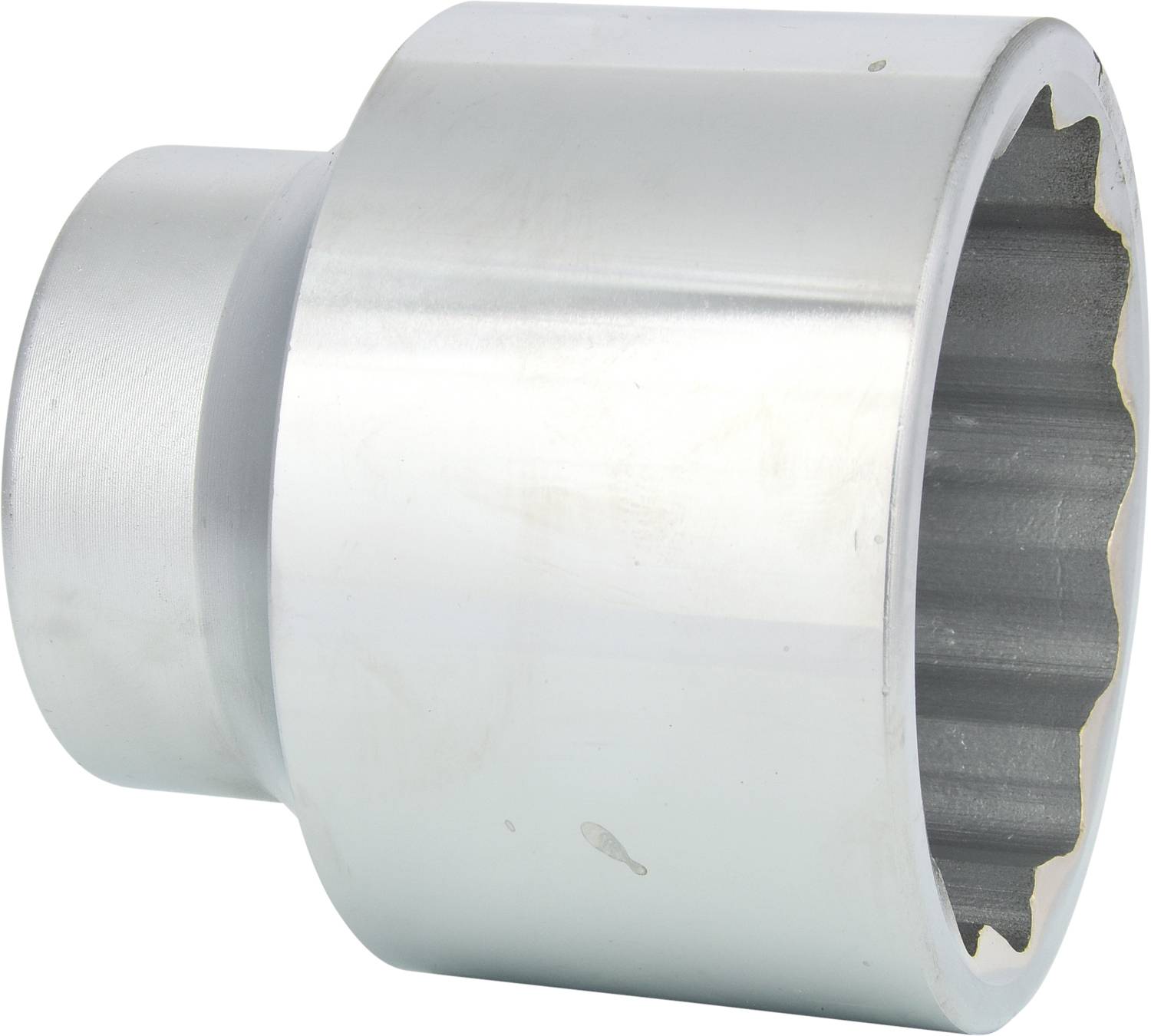 Metallhülse mit zylindrischer Form und innenliegenden Rillen, möglicherweise ein Maschinenteil oder Werkzeugaufsatz.