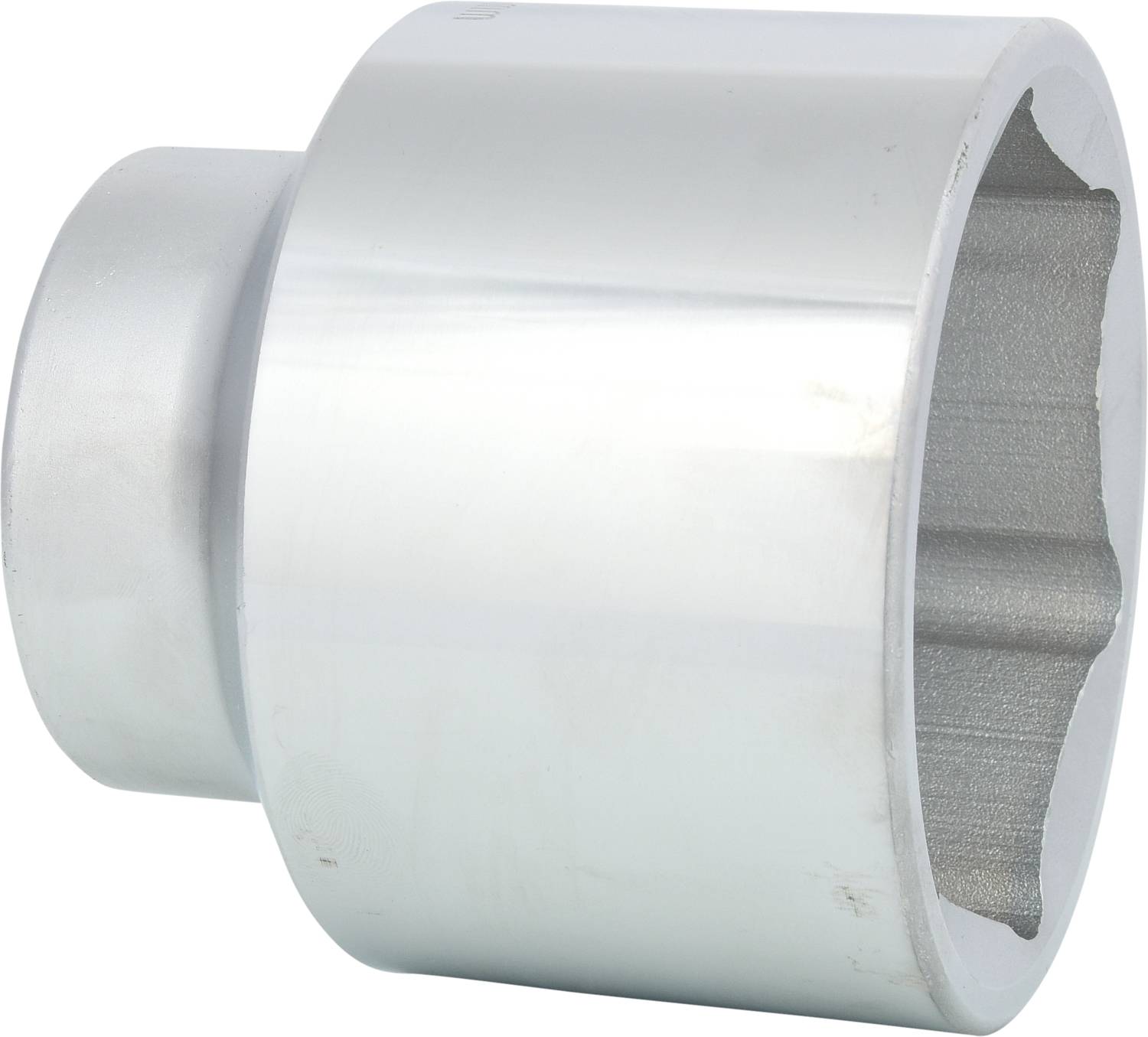 Metallsockel, zylindrisch, silbern glänzend, mit innenliegender Sechskantöffnung, vermutlich Werkzeugaufsatz.