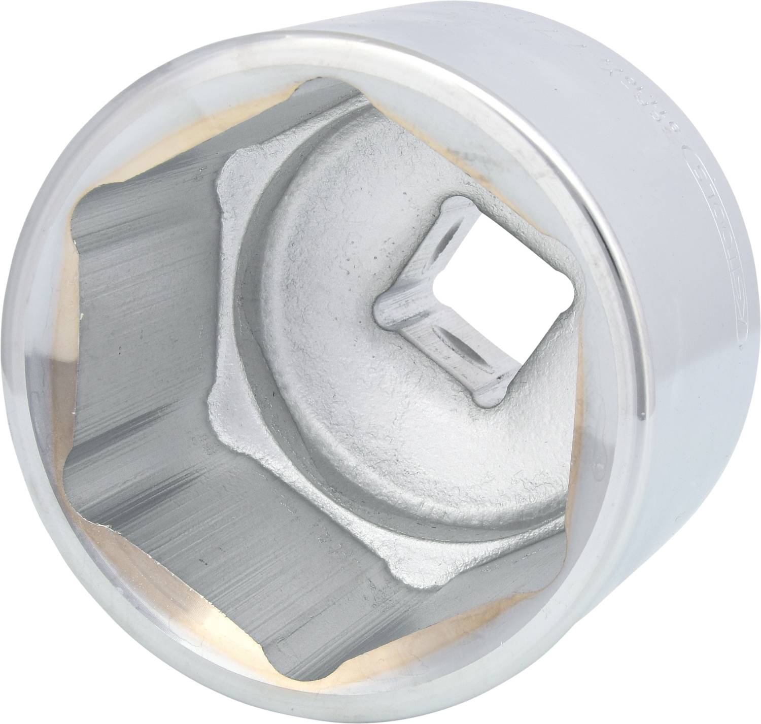 Eine große, silberne Stecknuss aus Metall mit sechseckiger Form und quadratischem Antrieb.