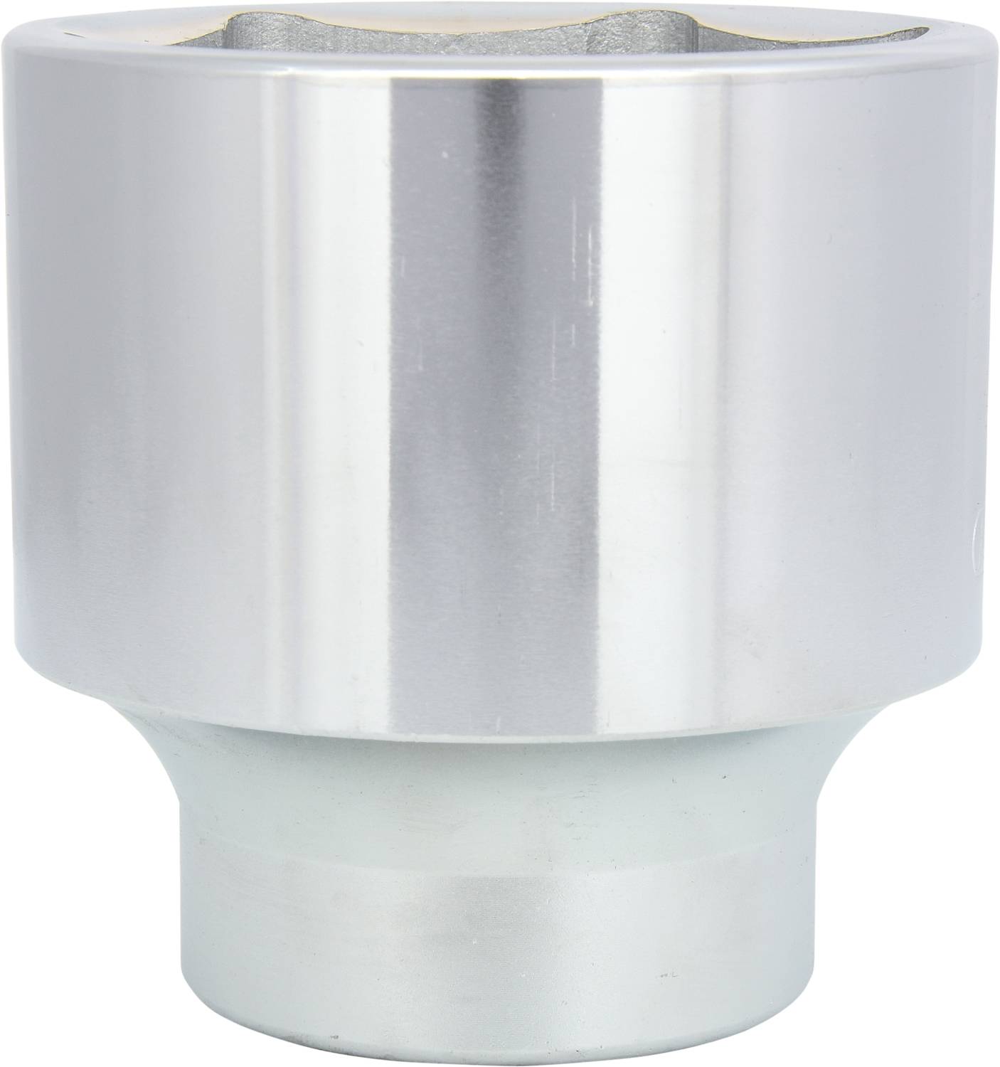 Silberne, zylinderförmige Metallhülse mit breiterem oberen Rand und schmalerem unteren Teil. Eignet sich als Adapter oder Verbindungsteil.