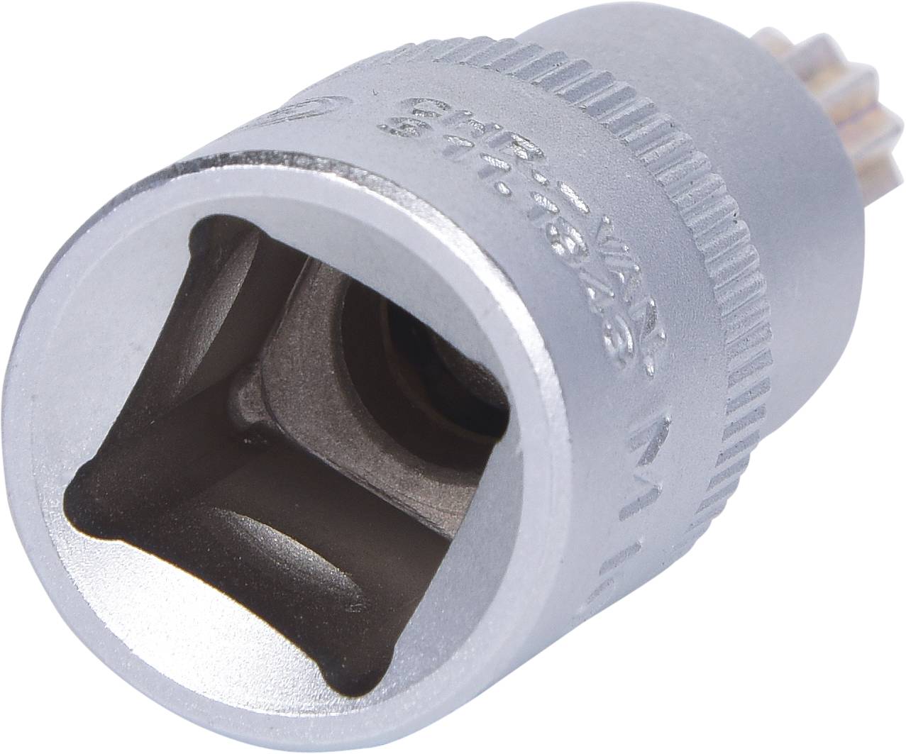 Metall-Steckschlüssel mit quadratischer Öffnung, geeignet für mechanische Arbeiten, graue Farbe, feine Riffelung für besseren Halt.