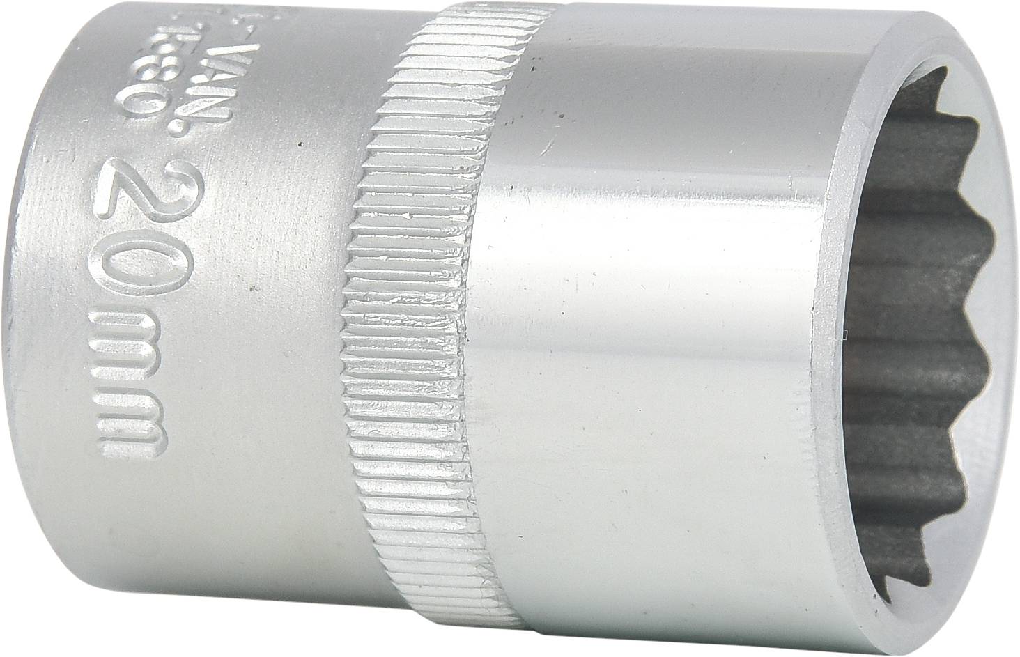 Eine silberne Stecknuss mit der eingeprägten Größe '20 mm'. Sie hat eine gerändelte Oberfläche für besseren Halt.