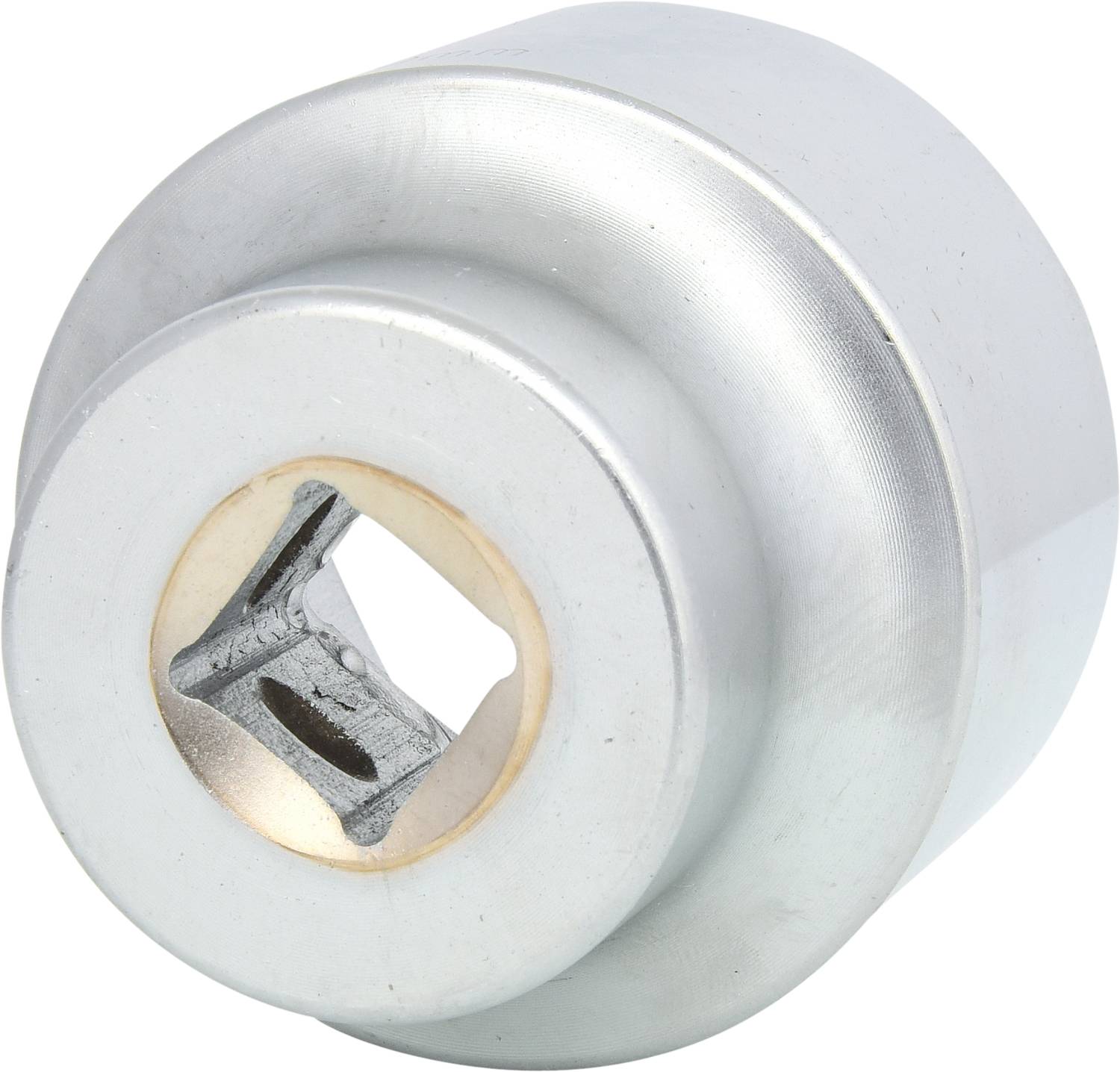 Silberfarbener Steckschlüsselaufsatz mit quadratischem Innenprofil, zur Aufnahme von Vierkantantrieben in der Mechanik verwendet.