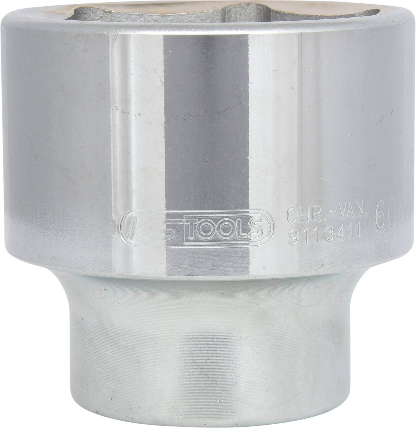 Ein silberner Sechskant-Steckschlüssel, groß und robust, aus Chrom-Vanadium-Stahl, mit eingeprägten Werkzeuginformationen.