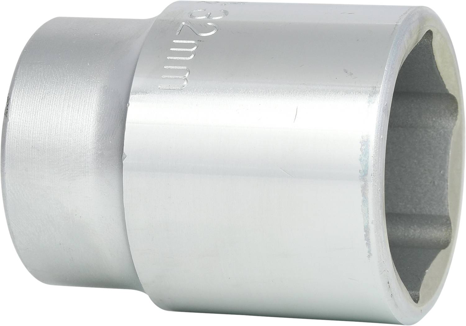 Metall-Steckschlüssel für 32 mm Schrauben, zylinderförmig, silberfarben.