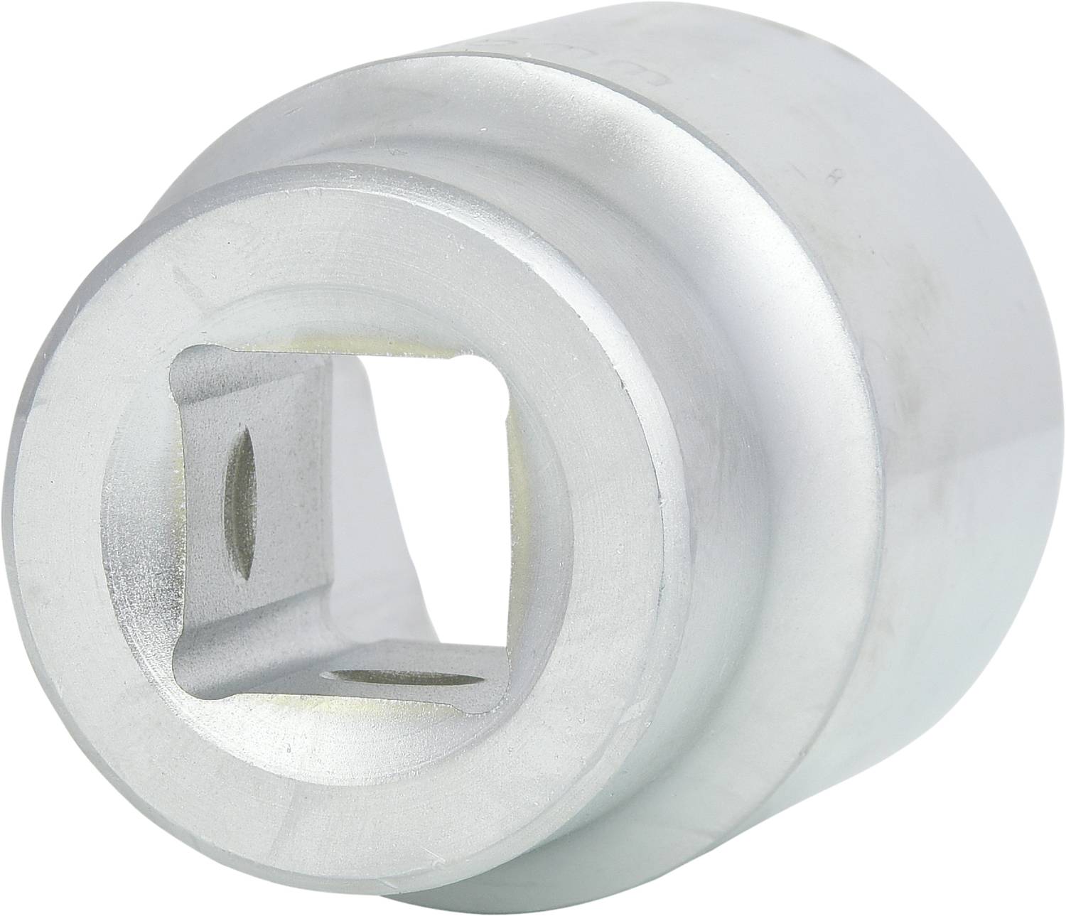 Silberne Metallkappe mit quadratischer Öffnung, vermutlich ein Werkzeugteil oder Adapter.
