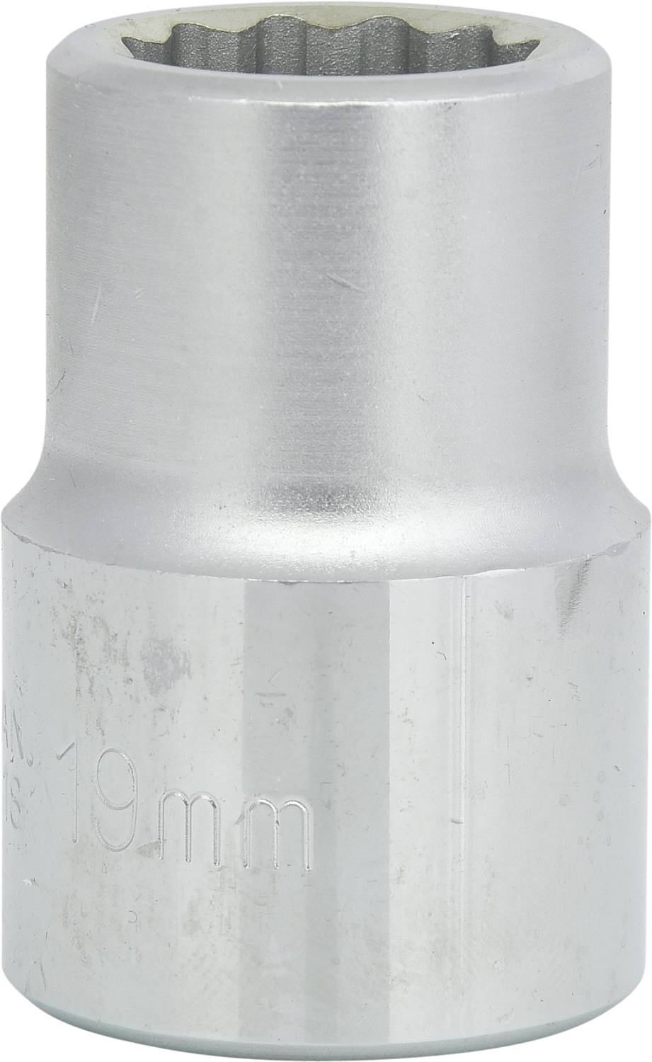 Silberne Stecknuss, 19 mm Größe, mit geriffelten Kanten, glänzende Oberfläche. Verwendet für Schraubarbeiten.