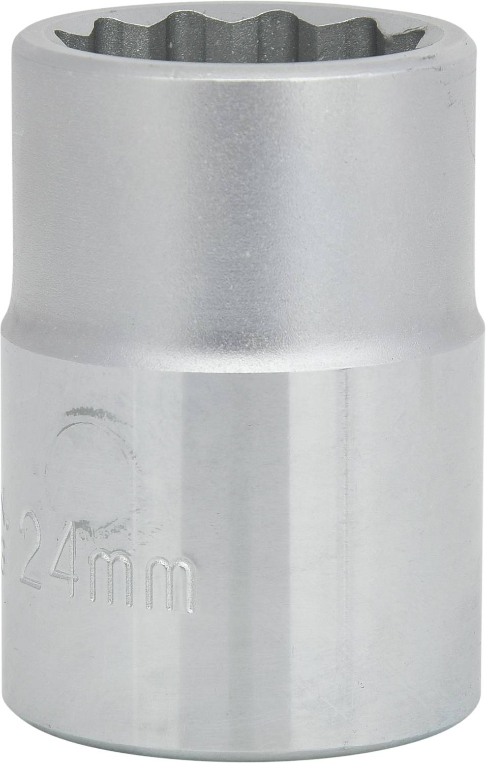 Eine silberne Stecknuss mit eingeprägter Aufschrift '24 mm'. Sie hat eine geriffelte Innenseite für besseren Halt auf Schrauben.