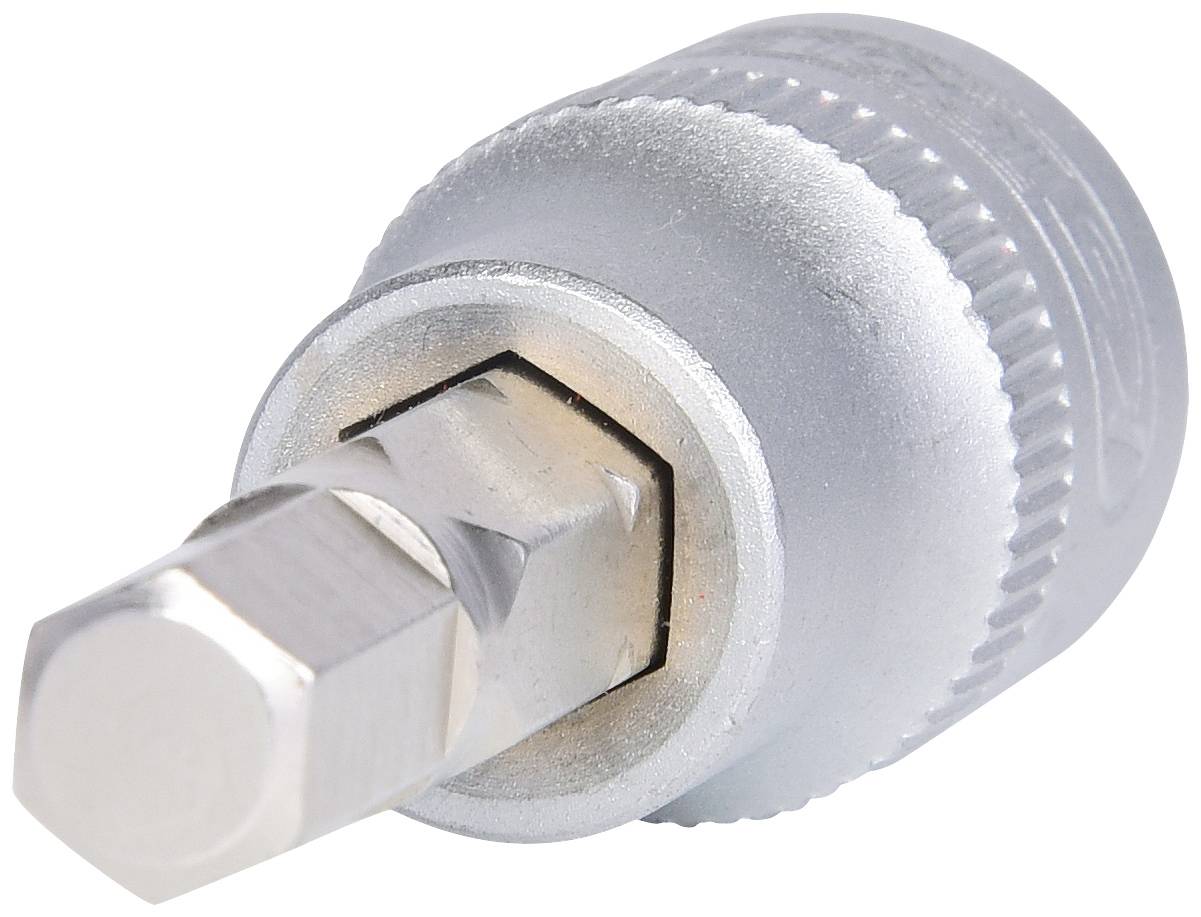 Ein silberner Steckschlüsselaufsatz mit sechseckiger Form, verwendet für Befestigungsarbeiten, auf weißem Hintergrund.